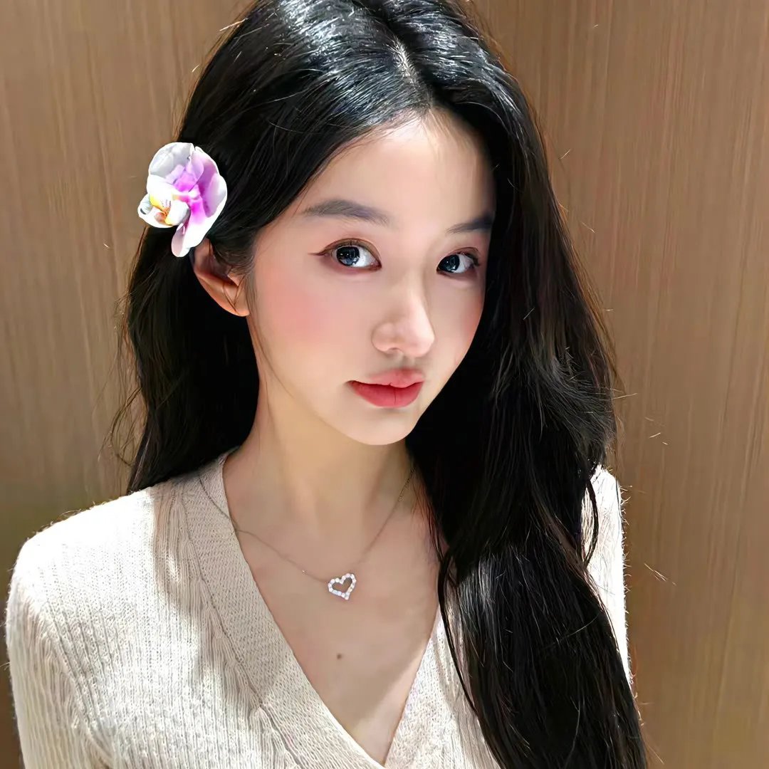 怪异少女神隐 海报